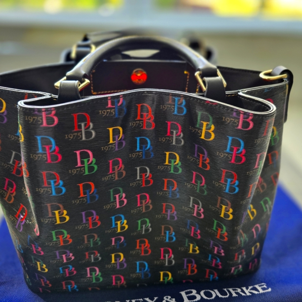 Dooney & Bourke